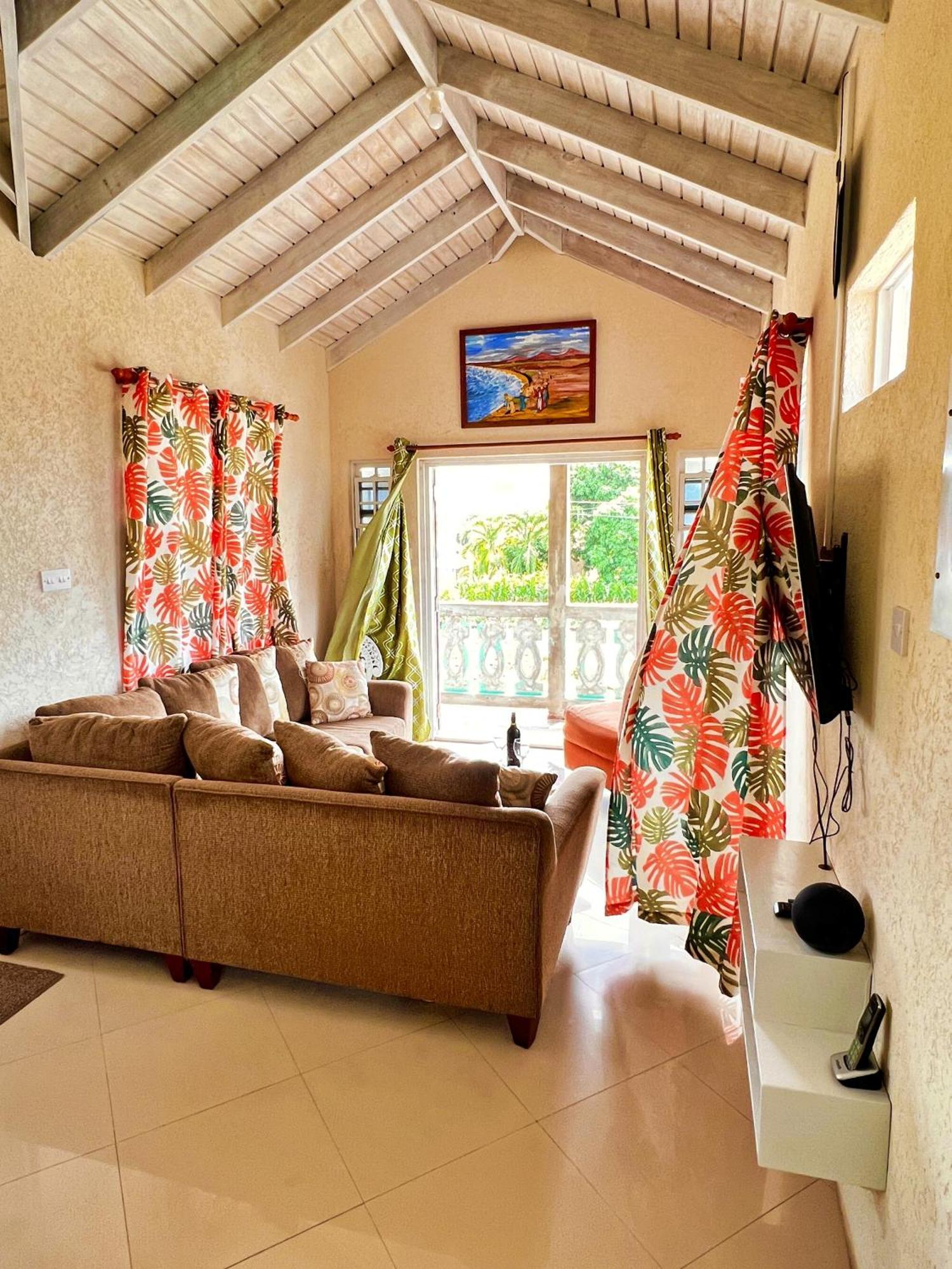 Cozy Modern Upstairs 2 Bed A/C Apt Near 2 Everything St. Philip Eksteriør billede